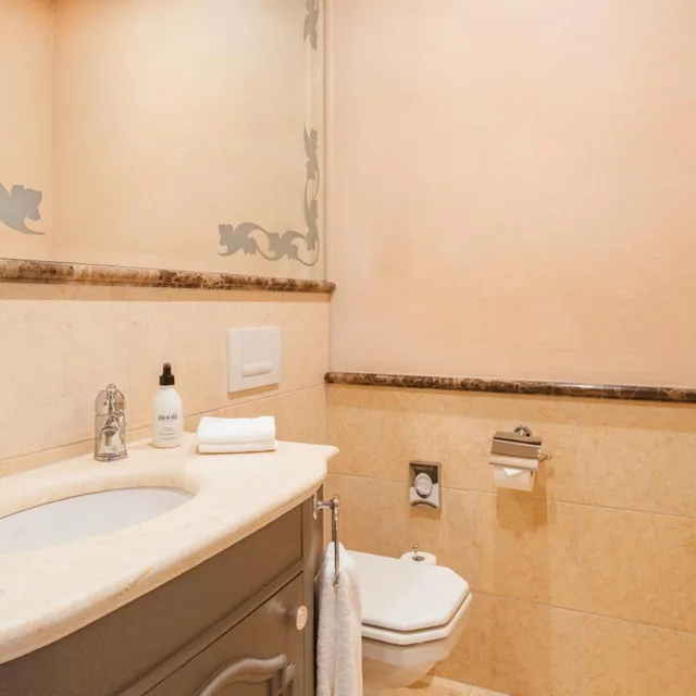 2 Bedrooms, Carlton, Suite, Lake View, Carlton Hotel St Moritz 3/5