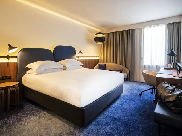 Standard, King Bed, Sea Side، Crowne Plaza Nice - Grand Arenas 1/7