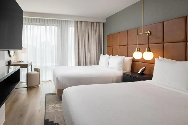 جناح كبير ركني بسريرين كوين لذوي الإعاقة، Embassy Suites by Hilton Chattanooga Downtown 1/4