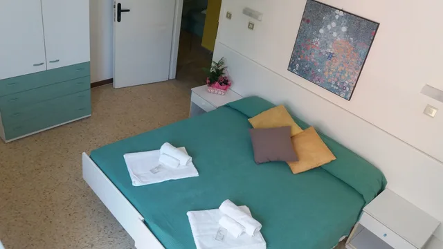 غرفة ثلاثية بسرير كوين وسرير فردي بإطلالة على البحر، Hotel Riccardi 1/1