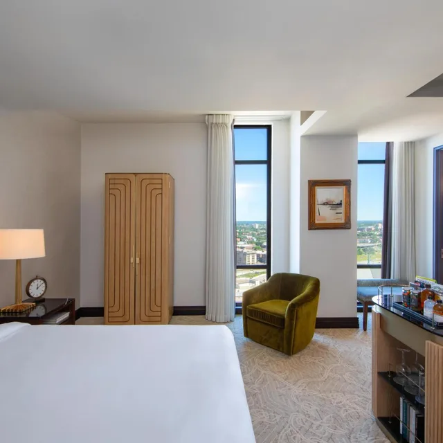 غرفة بسرير كينج، Hotel Ivy A Luxury Collection Hotel 1/11