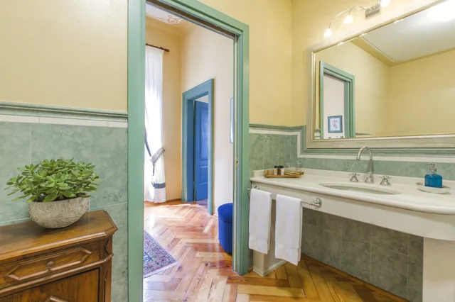 Junior Suite, Villa, Queen Bed, Partial Lake View، Boutique Hotel Villa Sostaga 6/6