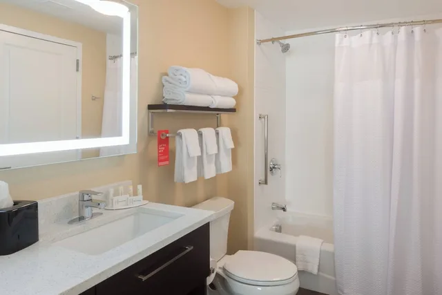 استوديو بسريرين كوين، Towneplace Suites Syracuse Liverpool 2/2