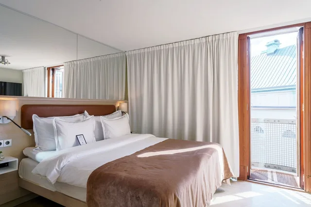 Essential, Queen Bed، Berns Hotel 3/10