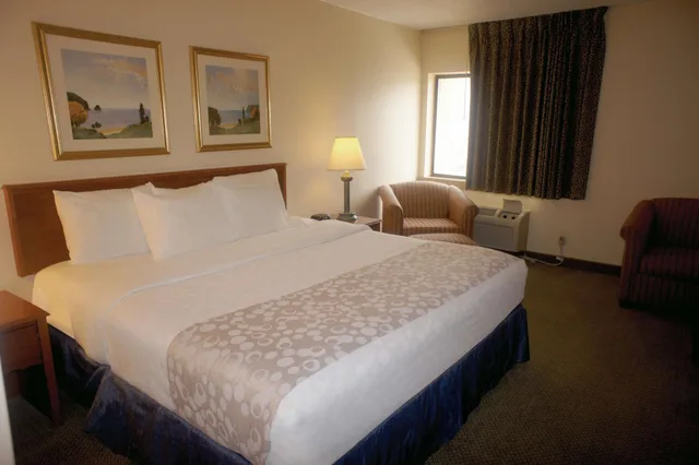 غرفة ديلوكس بسرير كوين لذوي الإعاقة، La Quinta Inn By Wyndham Indianapolis Airport Executive Drive 1/2