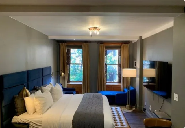 جناح جونيور، Blue Moon Boutique Hotel 1/3