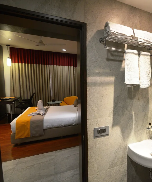 Deluxe, Double Bed, Astoria Hotels By Sparsa 10/10