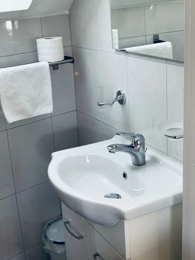 Suite, Apartment, Queen Bed, Sofa، Statthotel 2/6