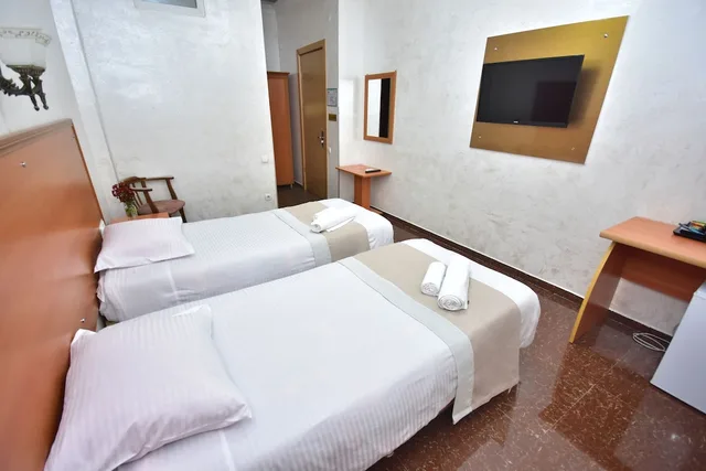 غرفة قياسية بسريرين منفصلين، Hotel Chao Batumi 1/3