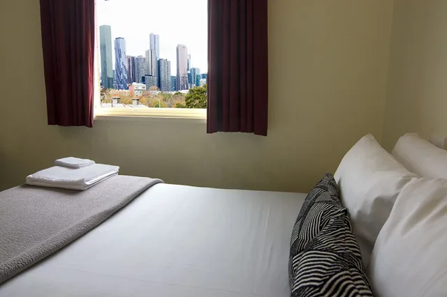 Miami, Triple, 1 King and 1 Single Beds، Miami Hotel Melbourne 4/4