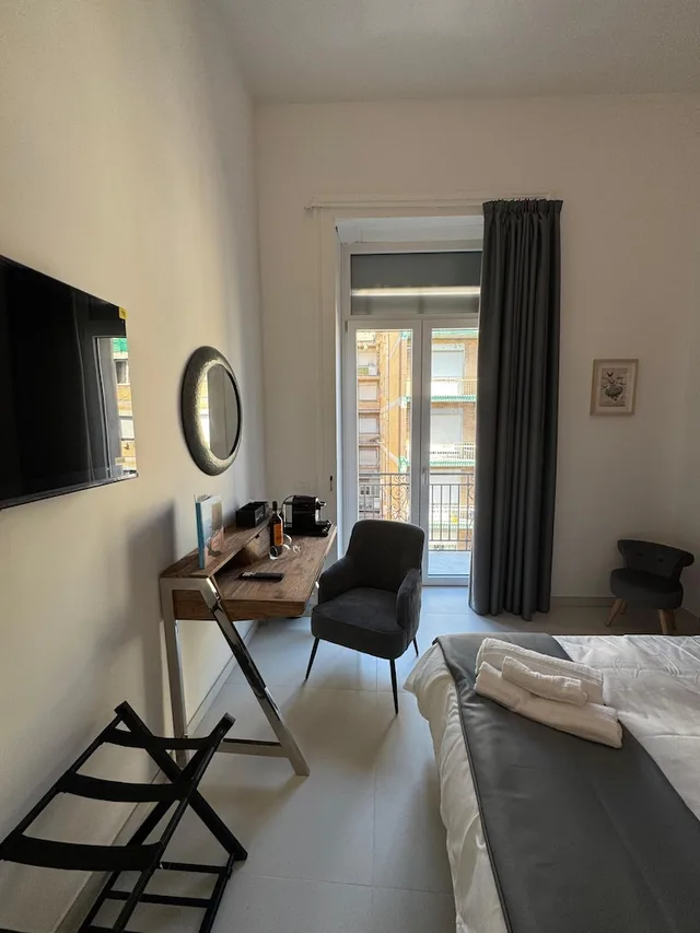 غرفة كومفورت بسرير كينج بإطلالة على المدينة بشرفة، Poerio Station Rooms & Apartment 5/10