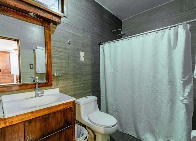 جناح جونيور بسرير كينج مع أريكة، El Zaguán Colonial 6/7