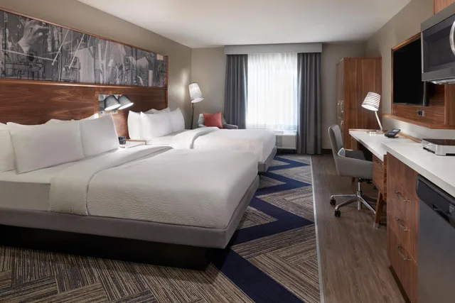 غرفة بسريرين كوين، Four Points by Sheraton Vaughan 7/9