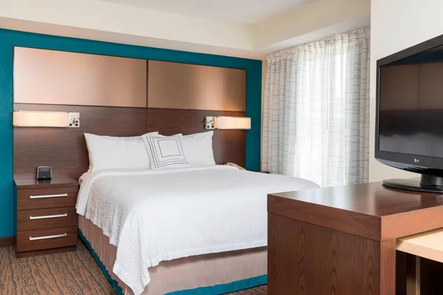 استوديو بسرير كوين، Residence Inn Grand Rapids West 1/3