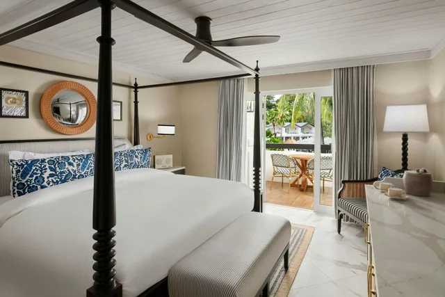 Guest Room, Luxury, King Bed, Side Pool View, Balcony، Colony Club, a Luxury Collection Resort, Barbados 2/3