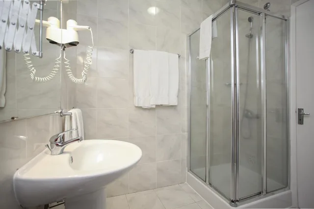 غرفة ثلاثية، RESIDENCIAL SAO MIGUEL 4/6