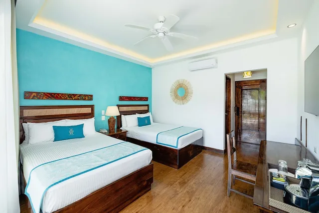 Tropicana, 2 Double Beds, Pool View، Tamarindo Diria Beach Resort 3/8
