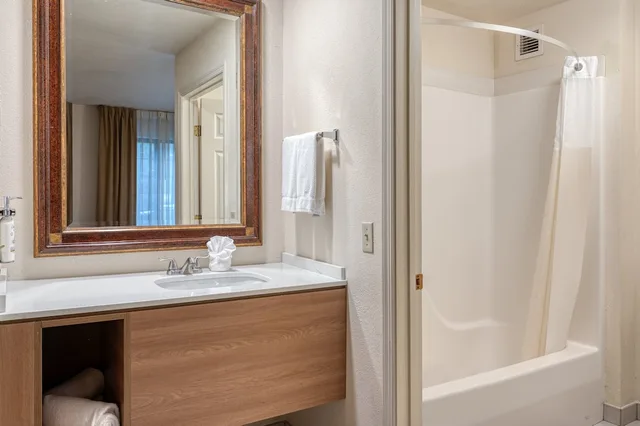 جناح بسريرين مزدوجين لذوي الإعاقة، Staybridge Allentown Bethlehem Airport Suites 9/10