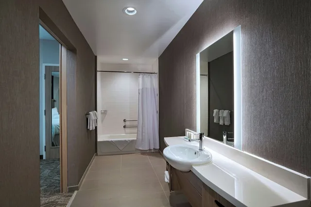 جناح بسرير كينج مع سرير سحّاب إضافي، SpringHill Suites by Marriott Austin North 5/6