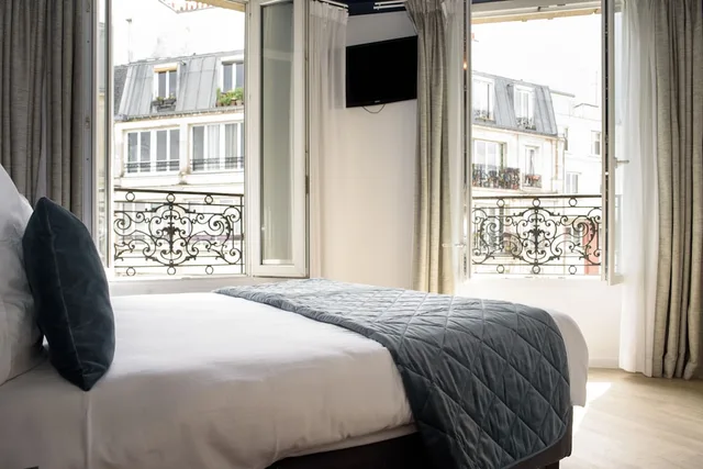 Deluxe, Twin Beds, Hotel Des Arts Bastille 1/7