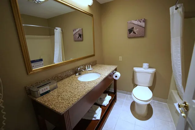 غرفة بسريرين مزدوجين، Quality Inn & Suites Georgetown - Seaford 2/2