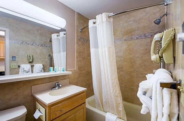 غرفة بسرير مزدوج، Quality Inn Oceanfront Ocean City 6/6