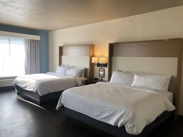 غرفة قياسية بسريرين كينج لذوي الإعاقة، Holiday Inn Omaha Downtown-Airport 1/3