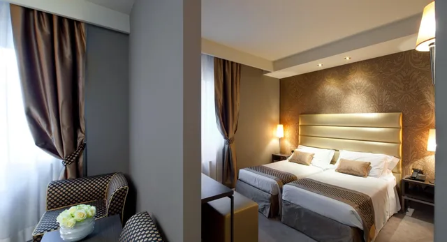Junior Suite, Queen Bed, Sofa, Hotel Mozart 2/5