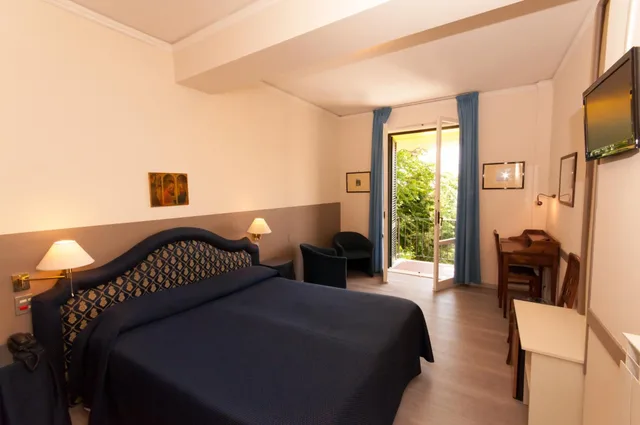 غرفة ديلوكس بسرير مزدوج أو سريرين منفصلين، Hotel San Luca 2/10