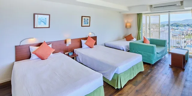 غرفة تنفيذية بأربعة أسرّة في طابق مرتفع، Hotel Yugaf Inn Okinawa 6/10