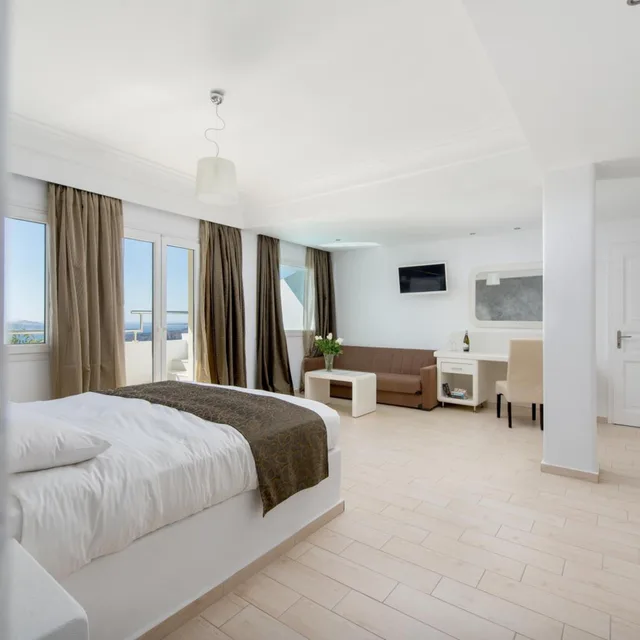 جناح جونيور بجاكوزي، TZEKOS VILLAS 3/8