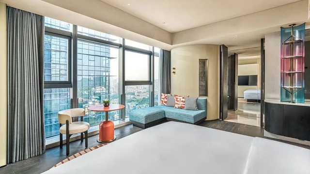 غرفة بريميوم بسرير كينج، Hotel Indigo Zhuhai Xiangzhou by IHG 1/10