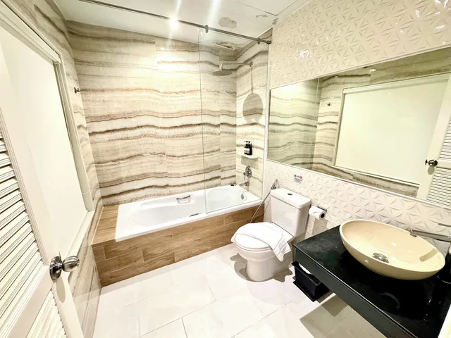 Superior, King Bed, No Balcony، De Coze Hotel 4/4