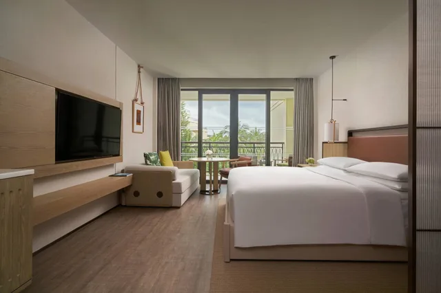 Room, King Bed, Ocean View, Marriott Yalong Bay 3/6