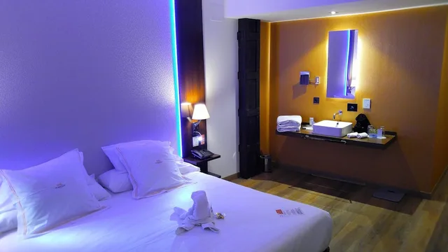 غرفة ديلوكس بسرير كينج بشرفة، MB BOUTIQUE HOTEL 2/4