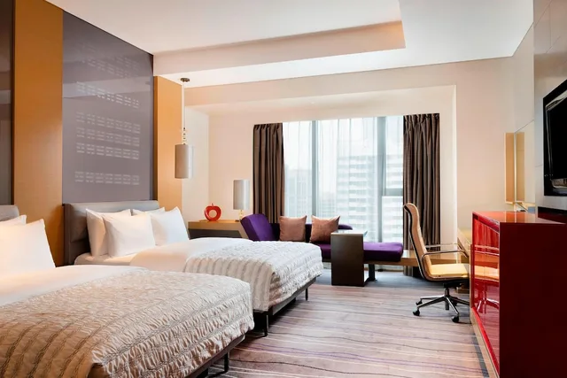 غرفة ديلوكس بسريرين منفصلين، Le Meridien 1/10
