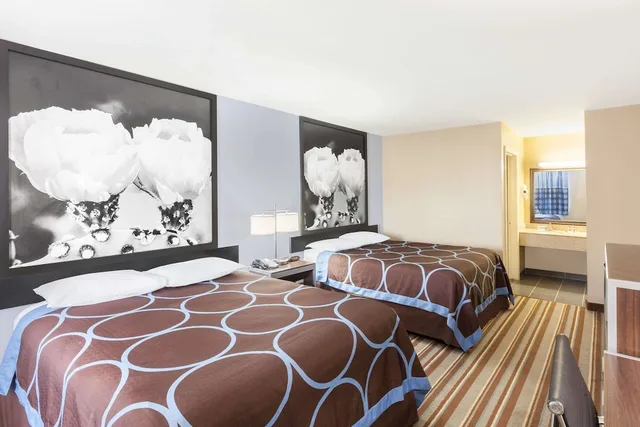 غرفة قياسية بسريرين كوين للمدخنين، Super 8 By Wyndham Kingsville 2/5