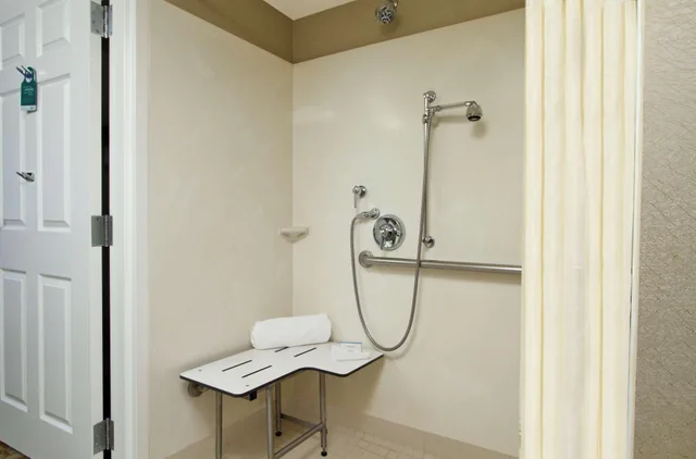 غرفة بسرير كوين لذوي الإعاقة، Homewood Suites By Hilton Newark-Fremont 4/4