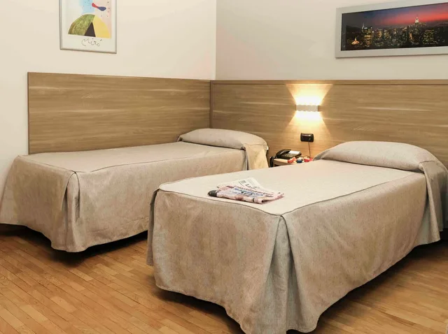 غرفة بسريرين منفصلين، Dama Hotel 1/4