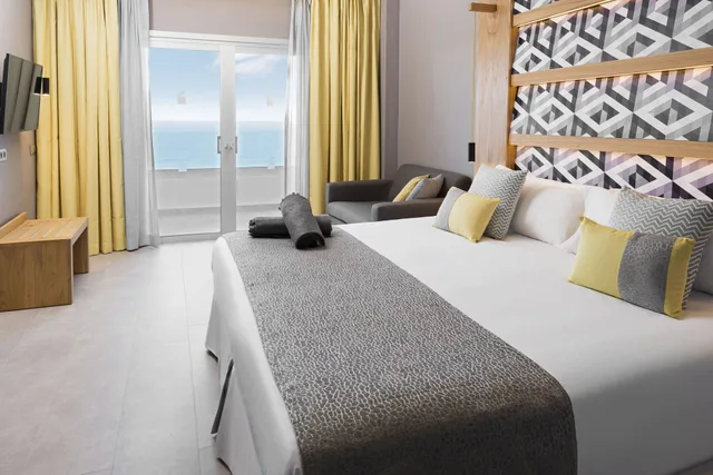 جناح بسرير كوين بإطلالة على البحر، Atlantic Mirage Suites and Spa - Adults Only 1/2