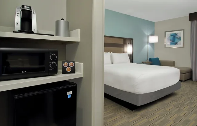 جناح بسريرين كوين مع أريكة، Holiday Inn Express & Suites Lake Charles South Casino Area 9/10
