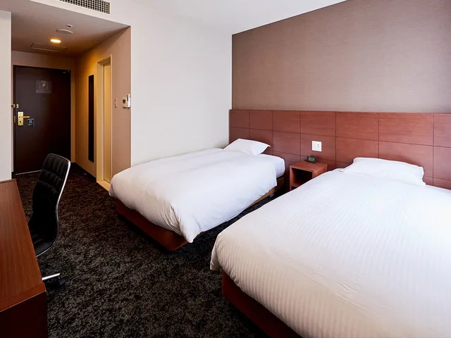 غرفة قياسية بسريرين منفصلين، KOKO HOTEL Kobe Shin-Nagata 1/2