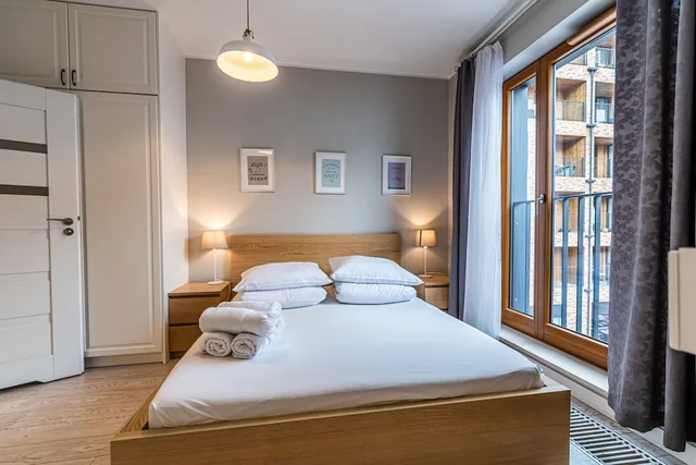 استوديو كلاسيكي بسرير كوين بإطلالة على الفناء، City Lights Apartments 2/5