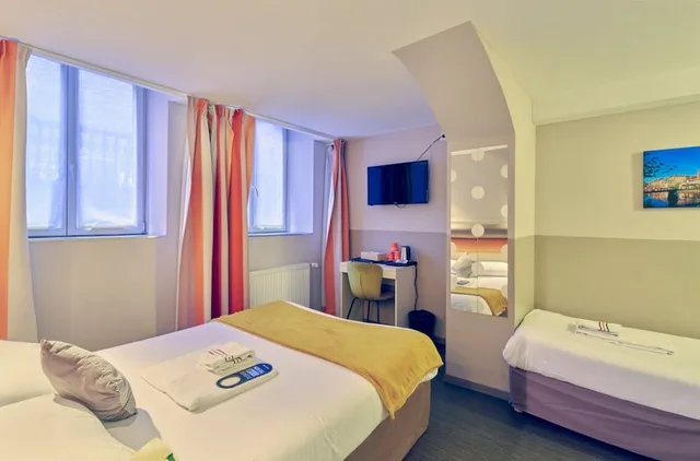 غرفة ثلاثية بسرير مزدوج وسرير فردي، Adonis Hotel Strasbourg 3/4