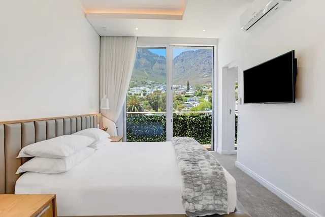 2 Bedrooms, Suite, 2 King Beds, The Marly Hotel 1/10