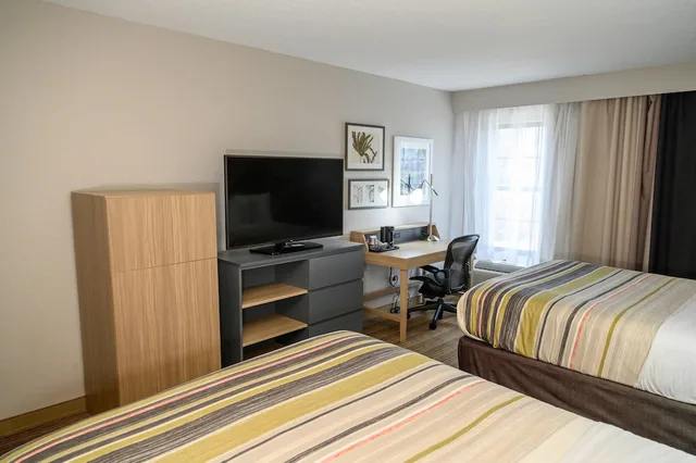 Room, 2 Queen Beds, Accessible, Country Inn & Suites by Radisson Greenfield IN 6/9