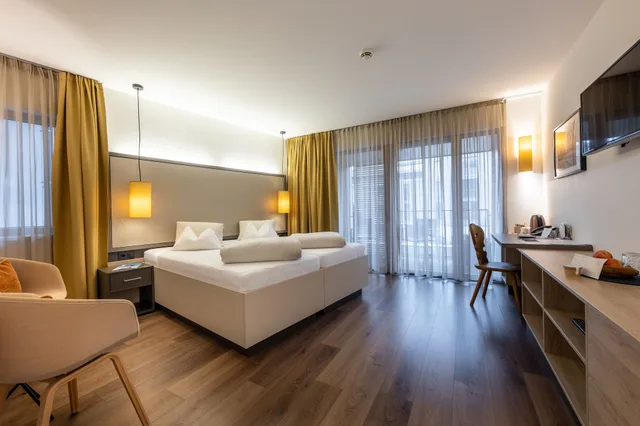 غرفة كومفورت بسرير كينج، HOTEL POST 2/4