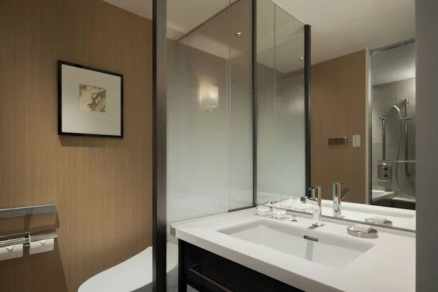 غرفة بريميوم بسرير كوين، Sheraton Miyako Hotel Tokyo 2/3
