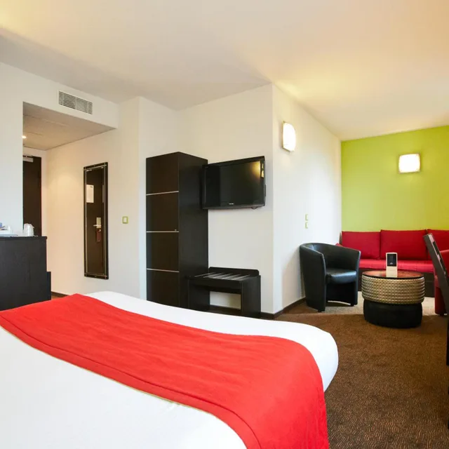 غرفة عائلية، Hotel Kyriad Design Enzo Thionville 2/5