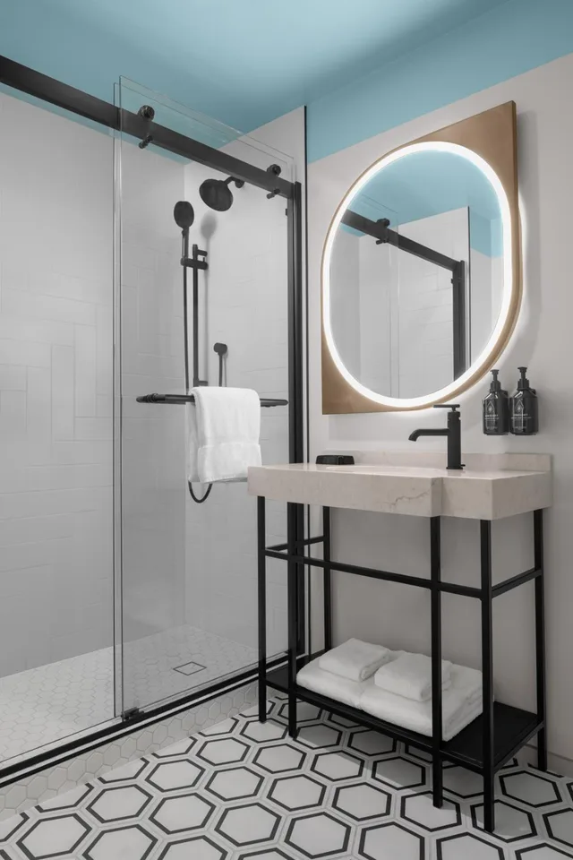 غرفة بريميوم بسرير كينج بإطلالة على المدينة، Hotel Indigo New Orleans French Quarter 5/5